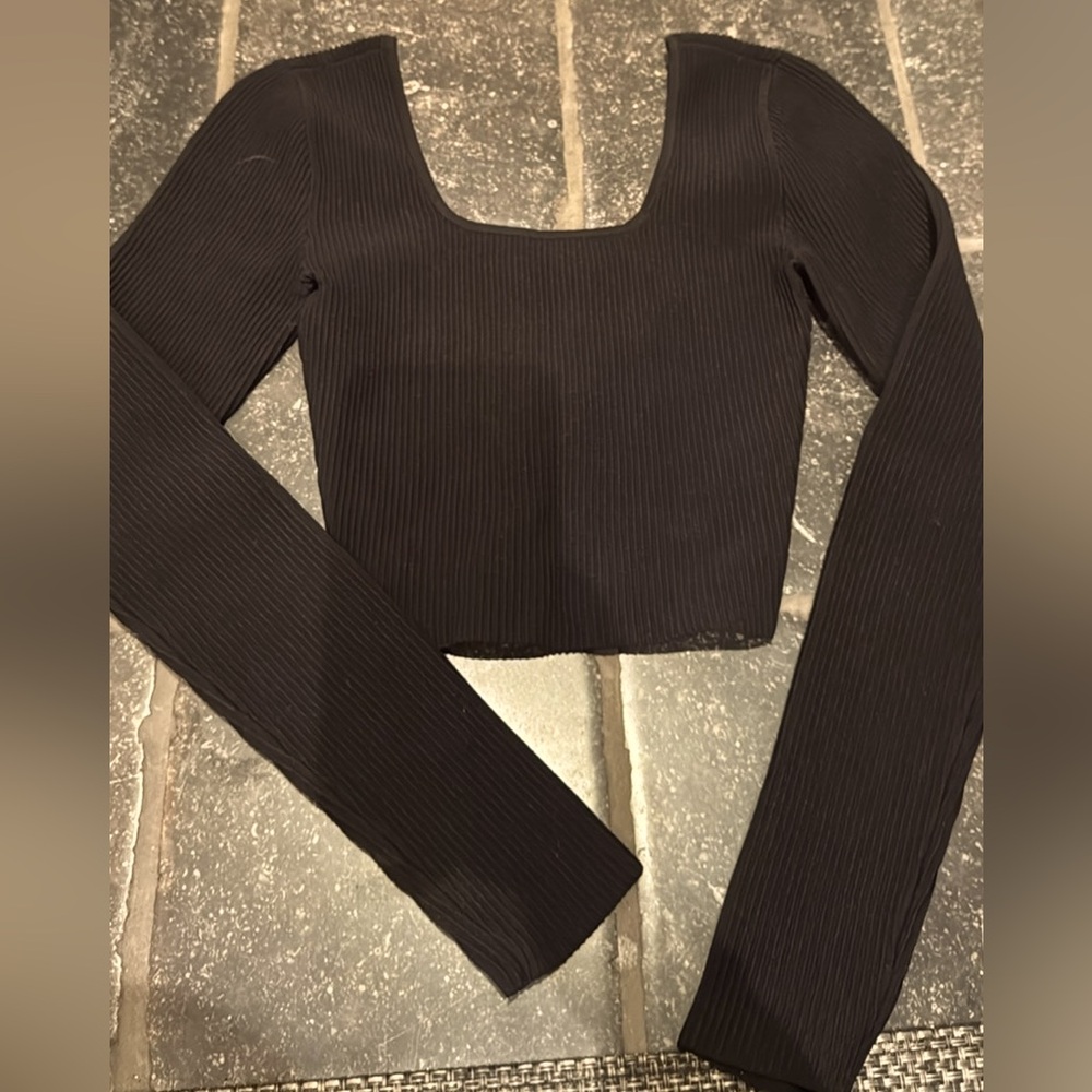 Aritzia Black Ribbed Crop Top